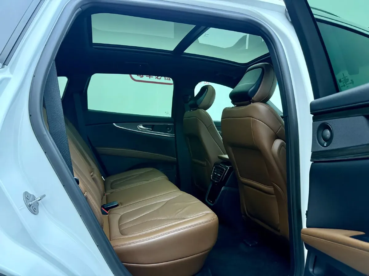 2021 Lincoln Nautilus 2.0T 245HP L4 8AT,autocango,china used car exporter,china ev exporter,chinese used car exporter,chinese used ev exporter