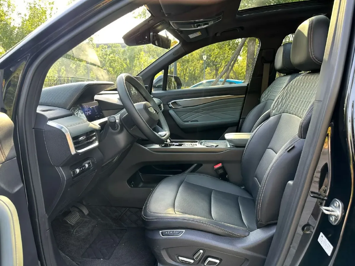 2024 Geely Okavango L 2.0T 218HP L4 7DCT,autocango,china used car exporter,china ev exporter,chinese used car exporter,chinese used ev exporter