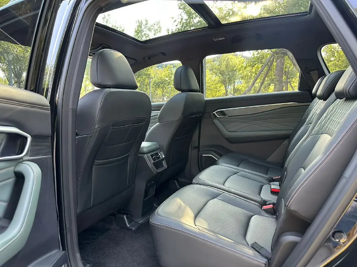 2024 Geely Okavango L 2.0T 218HP L4 7DCT,autocango,china used car exporter,china ev exporter,chinese used car exporter,chinese used ev exporter