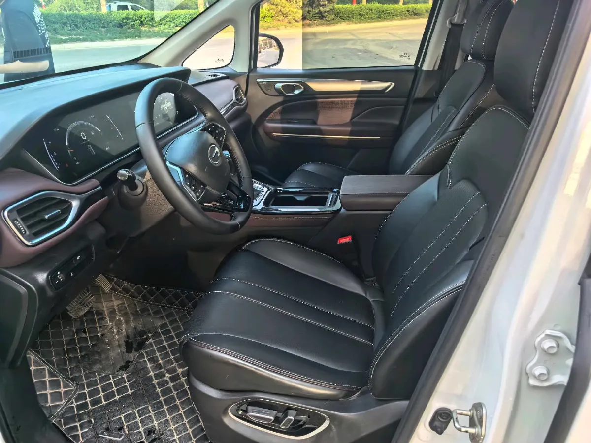2023 GAC Trumpchi M6 1.5T 177HP L4 7DCT,autocango,china used car exporter,china ev exporter,chinese used car exporter,chinese used ev exporter