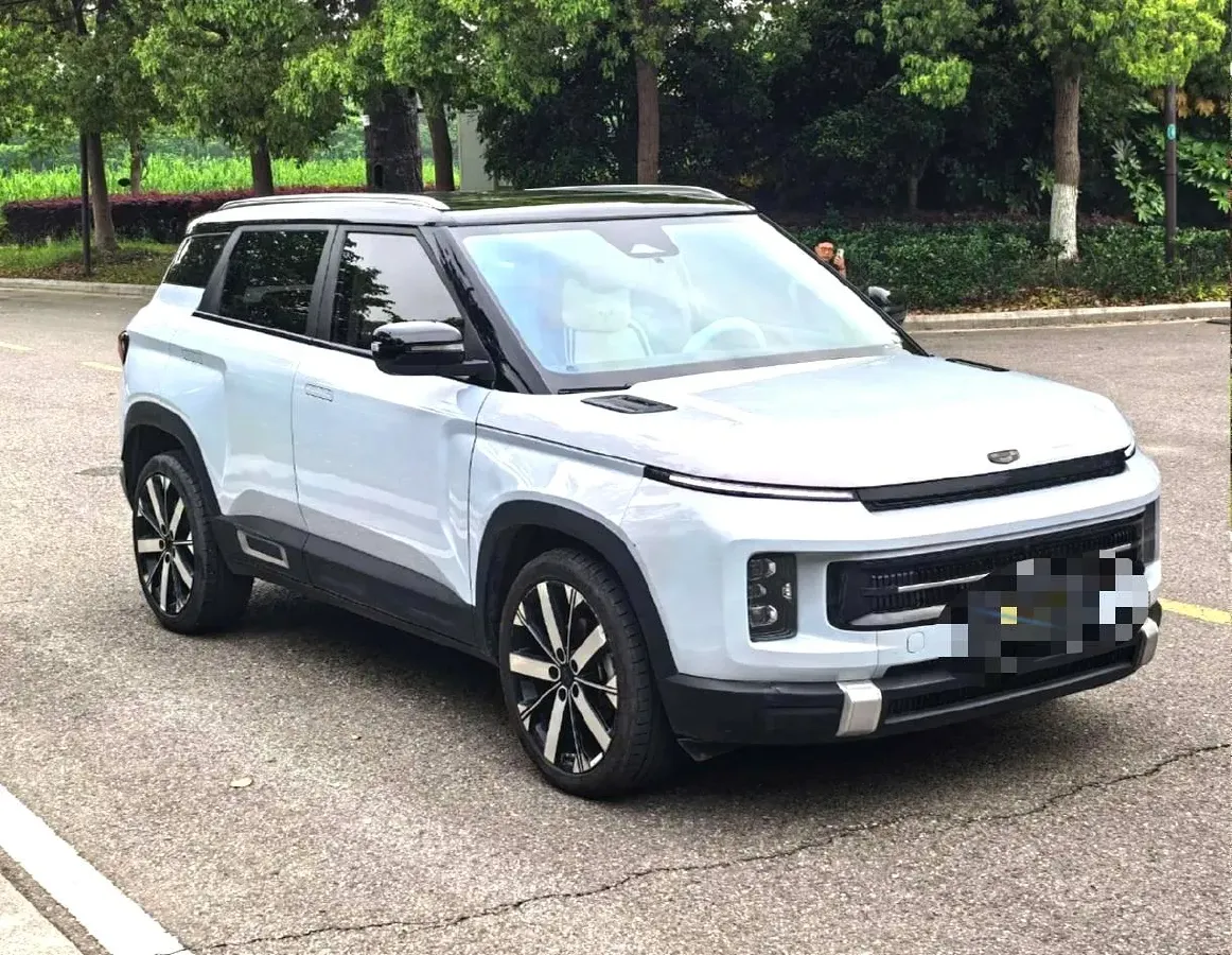 2023 Geely ICON 1.5T 181HP L4 7DCT,autocango,china used car exporter,china ev exporter,chinese used car exporter,chinese used ev exporter