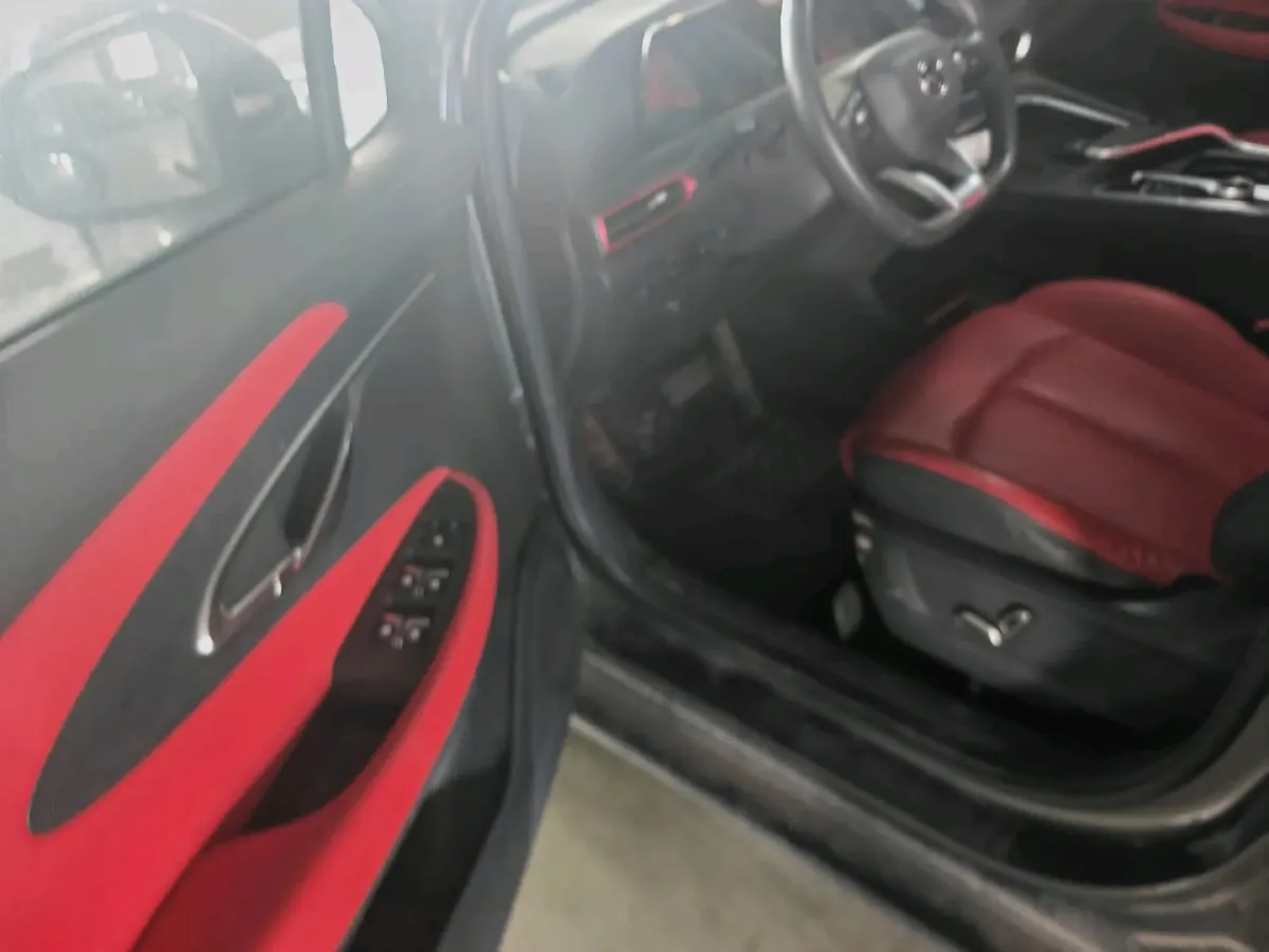2020 ChangAn UNI-T 1.5T 180HP L4 7DCT,autocango,china used car exporter,china ev exporter,chinese used car exporter,chinese used ev exporter