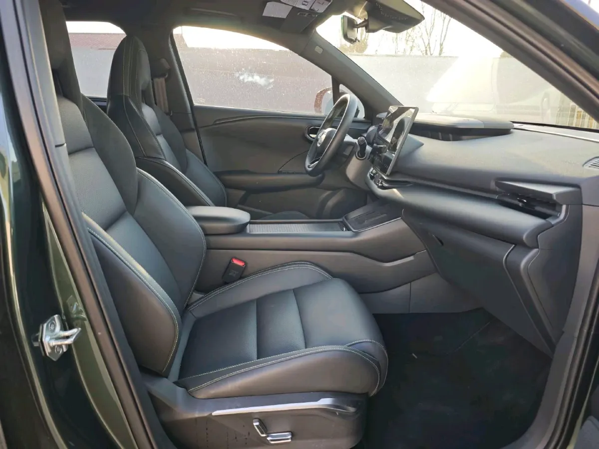 2023 LYNK&CO 06 EM-P 1.5L 120HP L4 3DHT PHEV 19.09KWH,autocango,china used car exporter,china ev exporter,chinese used car exporter,chinese used ev exporter