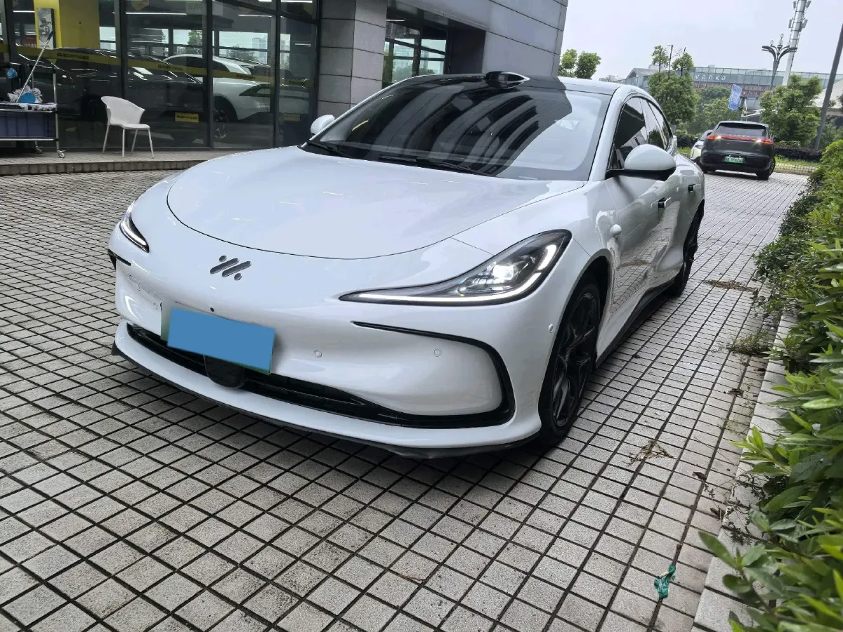 2024 IM L6 BEV 75KWH,autocango,china used car exporter,china ev exporter,chinese used car exporter,chinese used ev exporter
