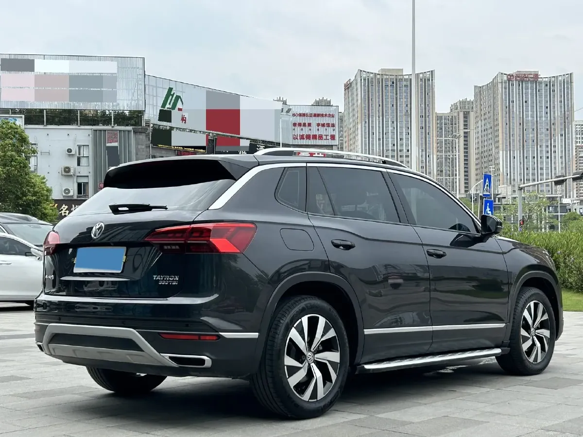 2019 Jeep Cherokee 2.0T 234HP L4 9AT,autocango,china used car exporter,china ev exporter,chinese used car exporter,chinese used ev exporter