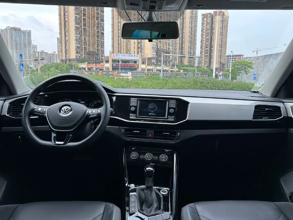 2019 Jeep Cherokee 2.0T 234HP L4 9AT,autocango,china used car exporter,china ev exporter,chinese used car exporter,chinese used ev exporter