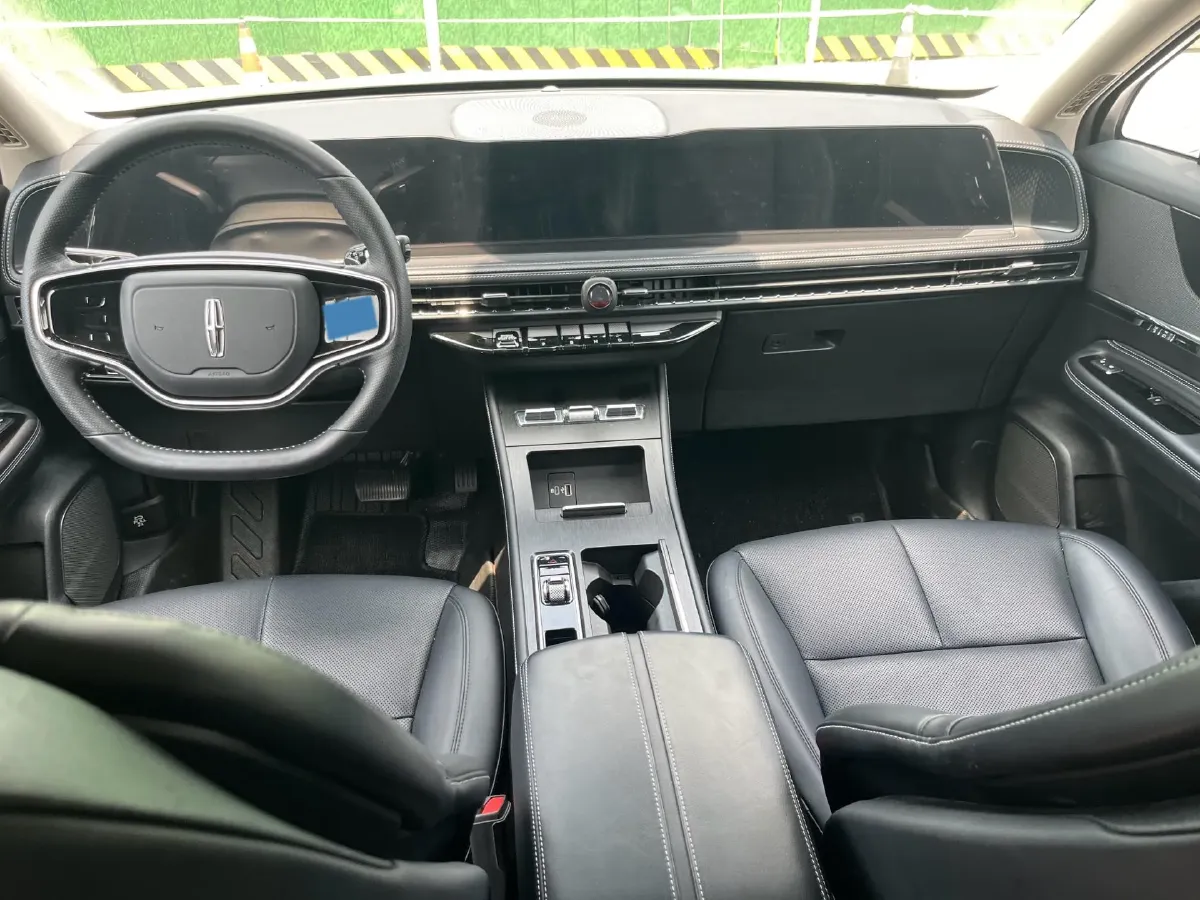 2023 Lincoln Corsair 2.0T 261HP L4 8AT,autocango,china used car exporter,china ev exporter,chinese used car exporter,chinese used ev exporter