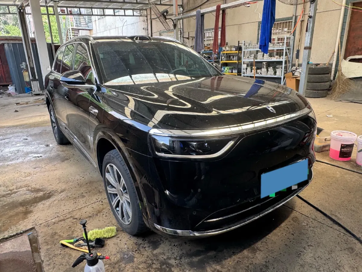 2025 AITO AITO M8 REEV 160HP REEV 53.4KWH,autocango,china used car exporter,china ev exporter,chinese used car exporter,chinese used ev exporter