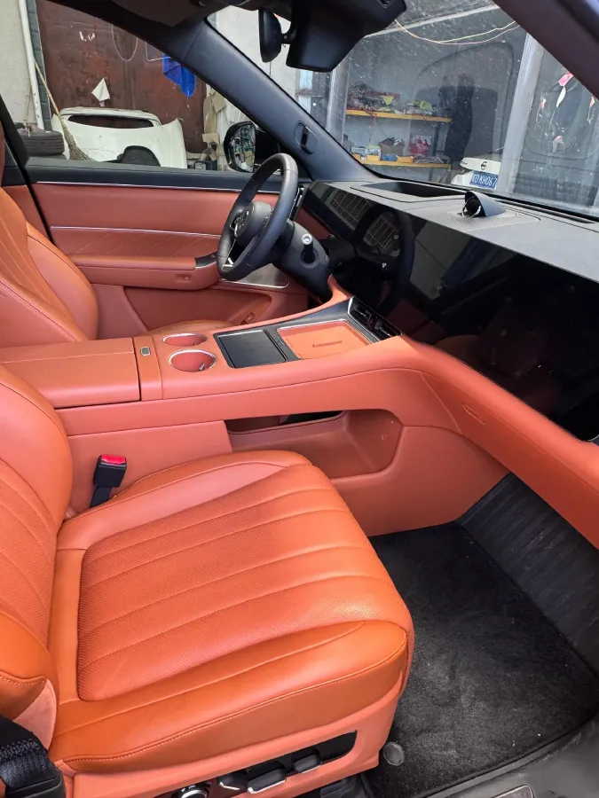 2025 AITO AITO M8 REEV 160HP REEV 53.4KWH,autocango,china used car exporter,china ev exporter,chinese used car exporter,chinese used ev exporter