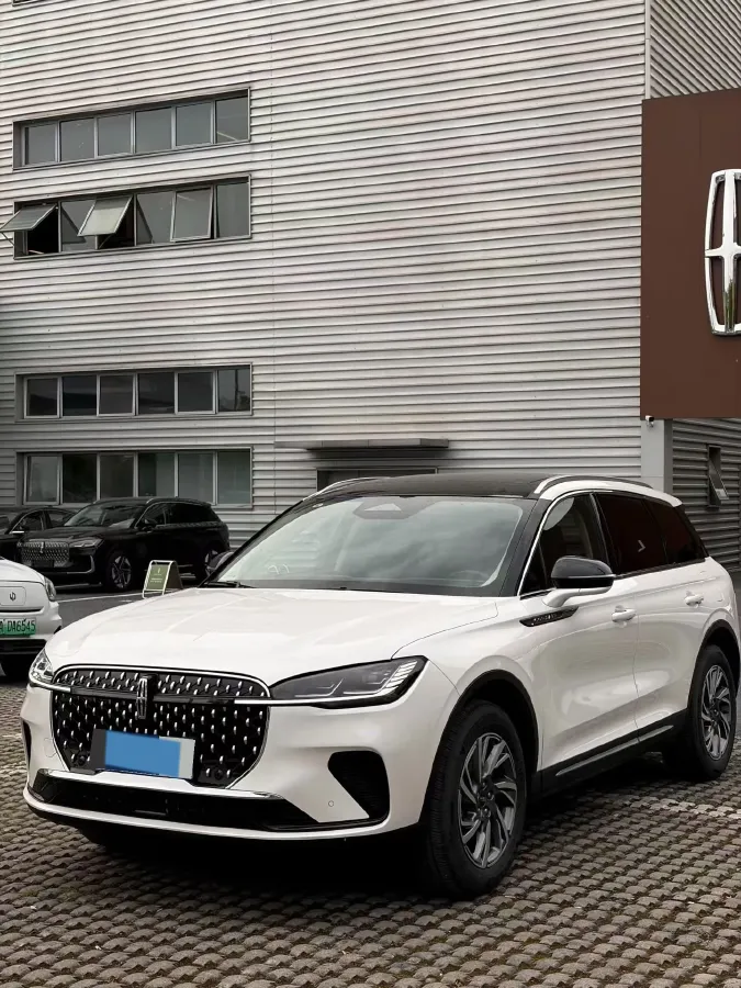 2024 Lincoln Corsair 2.0T 261HP L4 8AT,autocango,china used car exporter,china ev exporter,chinese used car exporter,chinese used ev exporter