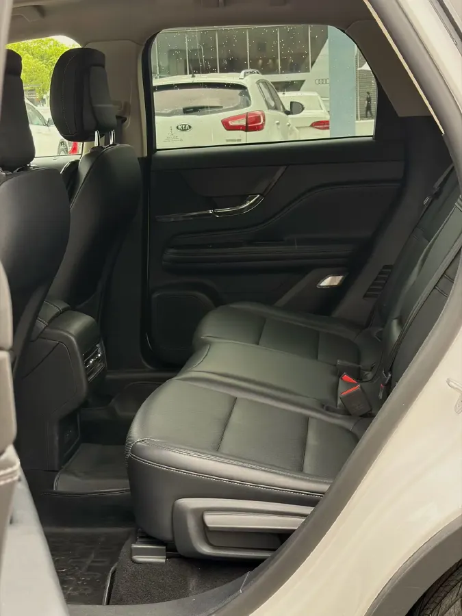 2024 Lincoln Corsair 2.0T 261HP L4 8AT,autocango,china used car exporter,china ev exporter,chinese used car exporter,chinese used ev exporter