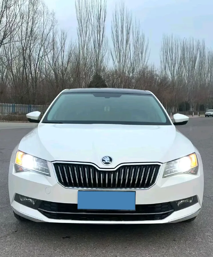 2021 Skoda Superb 1.4T 150HP L4 7DCT,autocango,china used car exporter,china ev exporter,chinese used car exporter,chinese used ev exporter