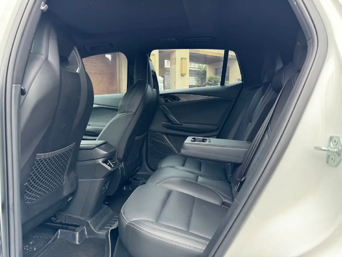 2023 LYNK&CO 06 1.5T 181HP L4 7DCT,autocango,china used car exporter,china ev exporter,chinese used car exporter,chinese used ev exporter