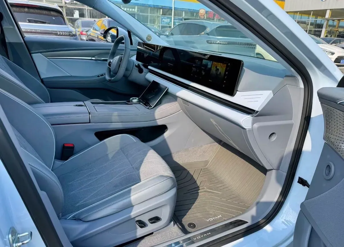 2023 Voyah ZhuiGuang BEV 82.11KWH,autocango,china used car exporter,china ev exporter,chinese used car exporter,chinese used ev exporter