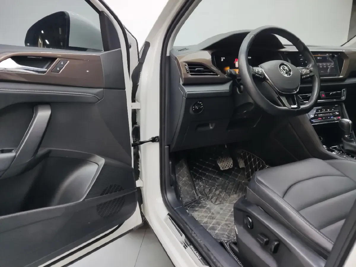 2022 Ford Transit 2.0T 202HP L4 6AT,autocango,china used car exporter,china ev exporter,chinese used car exporter,chinese used ev exporter