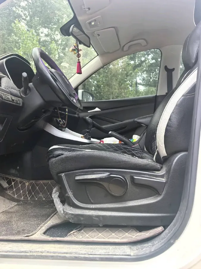 2018 BaoJun 530 1.5T 150HP L4 6MT,autocango,china used car exporter,china ev exporter,chinese used car exporter,chinese used ev exporter