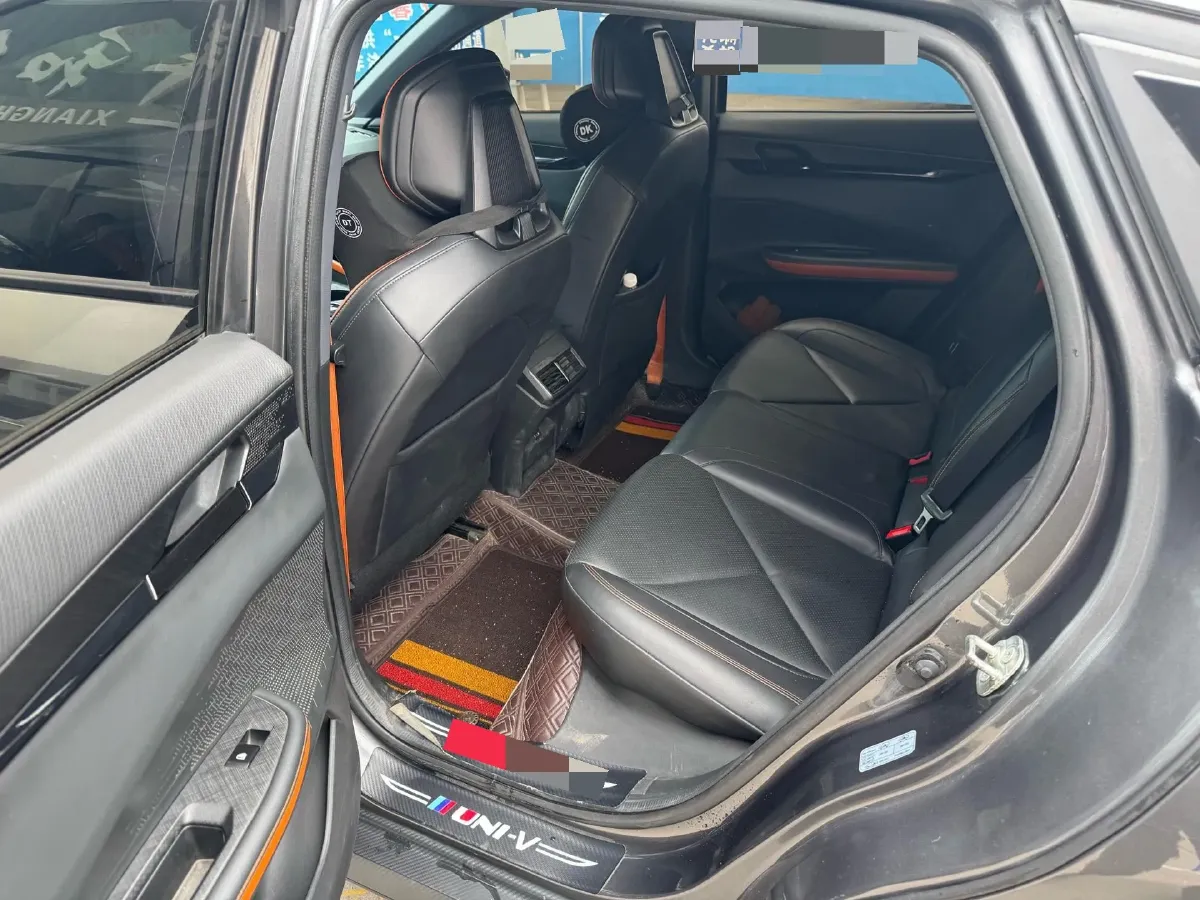 2022 ChangAn UNI-V 1.5T 188HP L4 7DCT,autocango,china used car exporter,china ev exporter,chinese used car exporter,chinese used ev exporter