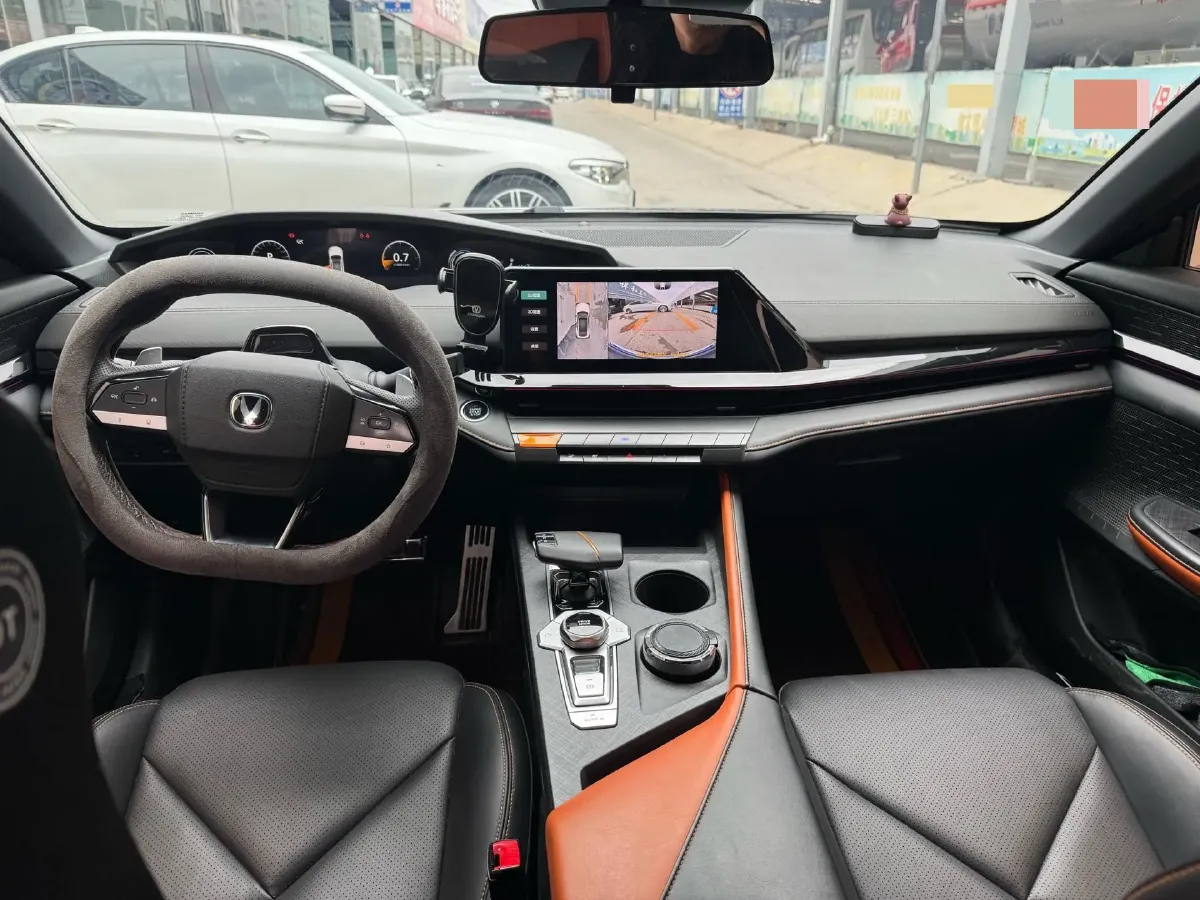 2022 ChangAn UNI-V 1.5T 188HP L4 7DCT,autocango,china used car exporter,china ev exporter,chinese used car exporter,chinese used ev exporter