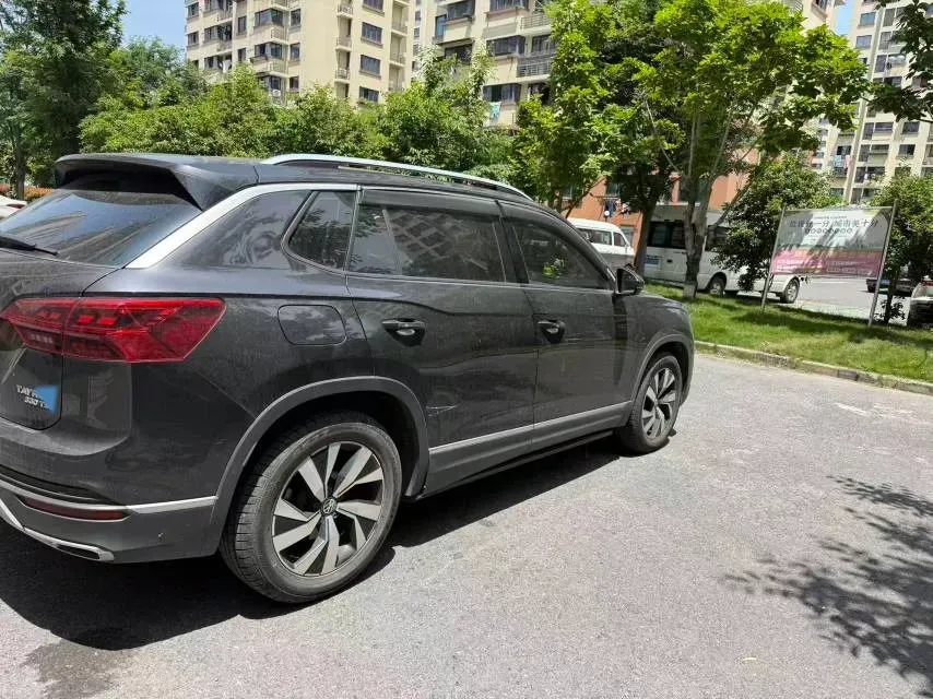 2019 Jeep Cherokee 2.0T 234HP L4 9AT,autocango,china used car exporter,china ev exporter,chinese used car exporter,chinese used ev exporter