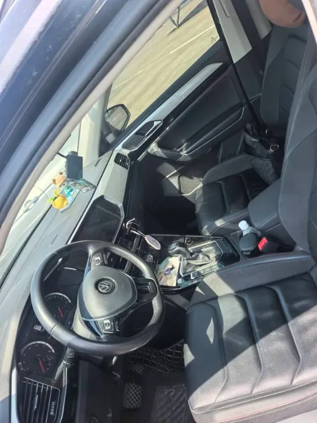 2019 Jeep Cherokee 2.0T 234HP L4 9AT,autocango,china used car exporter,china ev exporter,chinese used car exporter,chinese used ev exporter