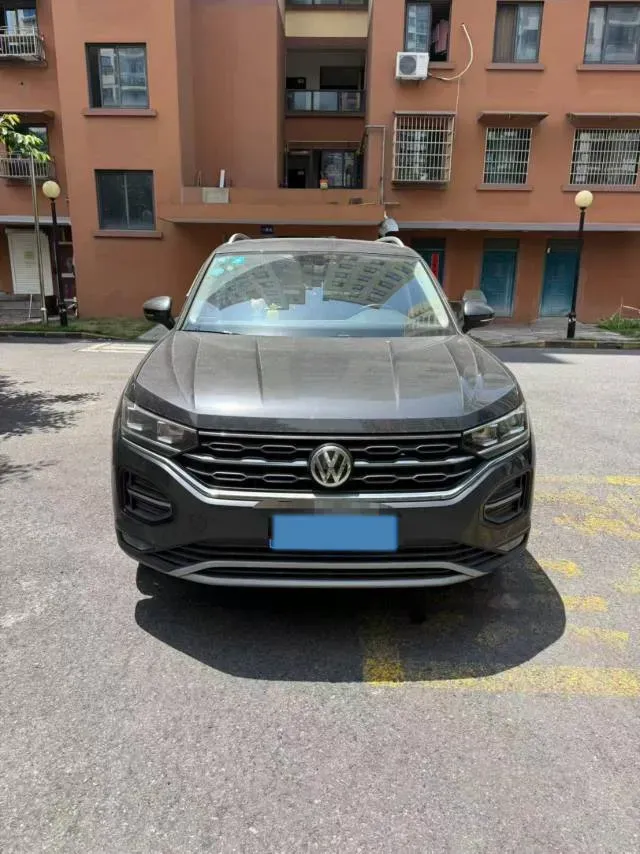 2019 Jeep Cherokee 2.0T 234HP L4 9AT,autocango,china used car exporter,china ev exporter,chinese used car exporter,chinese used ev exporter
