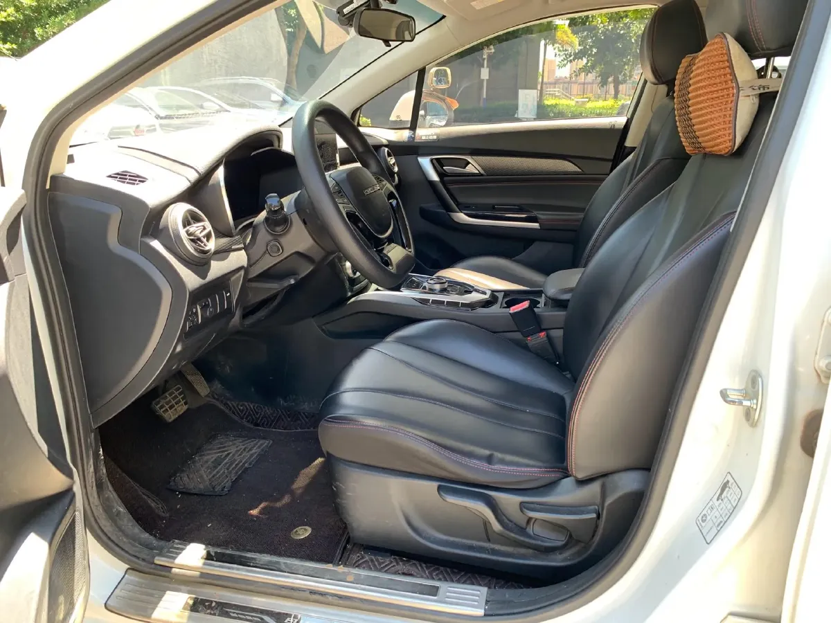 2022 Bestune B70 2.0T 224HP L4 6AT,autocango,china used car exporter,china ev exporter,chinese used car exporter,chinese used ev exporter