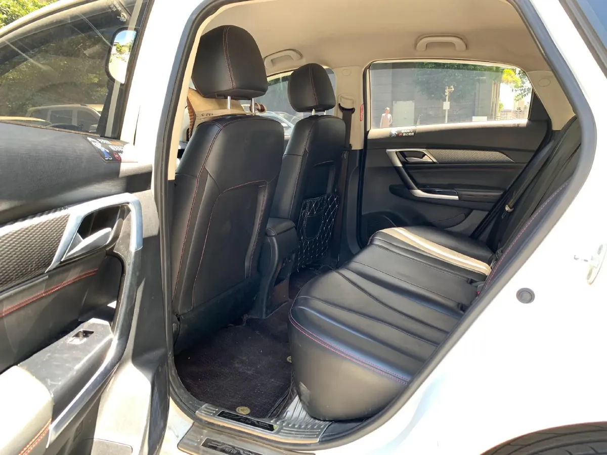2022 Bestune B70 2.0T 224HP L4 6AT,autocango,china used car exporter,china ev exporter,chinese used car exporter,chinese used ev exporter