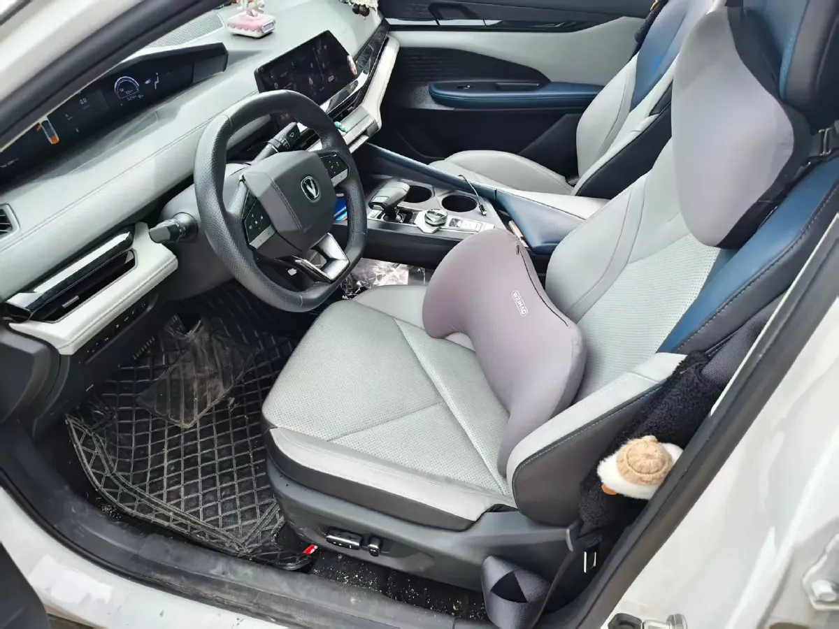 2023 ChangAn UNI-V iDD 1.5T 170HP L4 6TCT PHEV 18.4KWH,autocango,china used car exporter,china ev exporter,chinese used car exporter,chinese used ev exporter