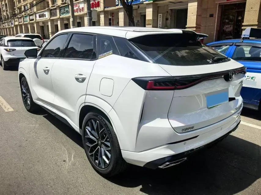 2024 ChangAn UNI-Z 1.5L 98HP L4 E-CVT PHEV 18.4KWH,autocango,china used car exporter,china ev exporter,chinese used car exporter,chinese used ev exporter