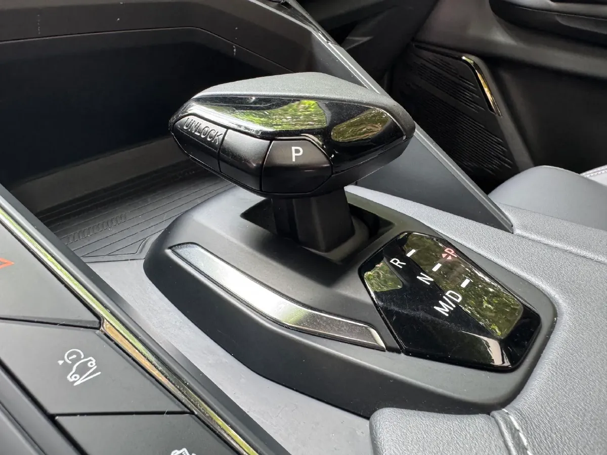 2020 LYNK&CO 06 1.5T 177HP L3 7DCT,autocango,china used car exporter,china ev exporter,chinese used car exporter,chinese used ev exporter