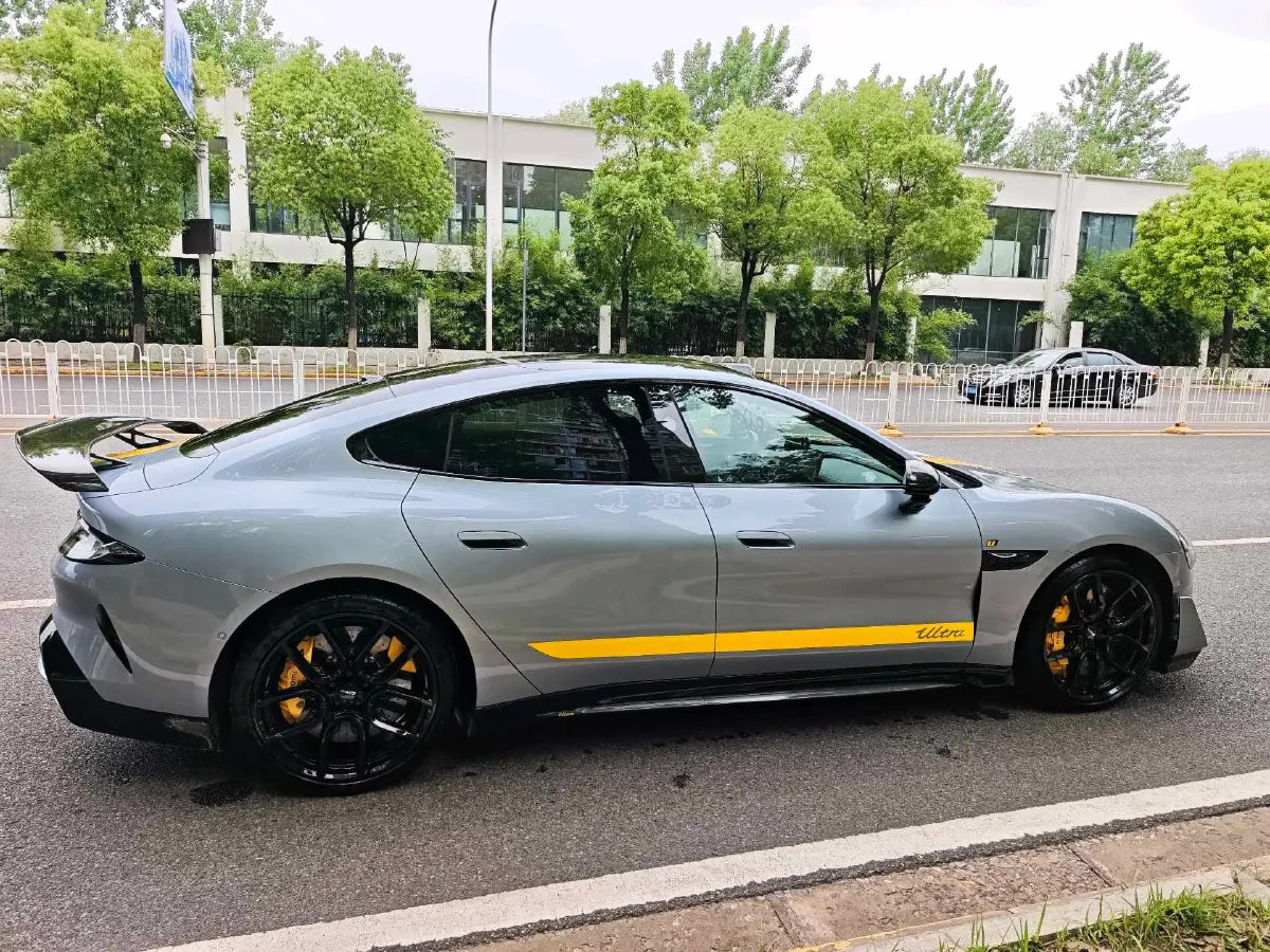 2025 MI SU7 Ultra BEV 93.7KWH,autocango,china used car exporter,china ev exporter,chinese used car exporter,chinese used ev exporter