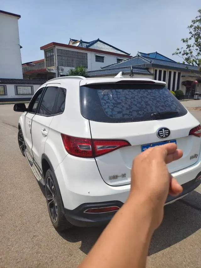 2017 FAW Senia R7 1.6L 116HP L4 6AT,autocango,china used car exporter,china ev exporter,chinese used car exporter,chinese used ev exporter