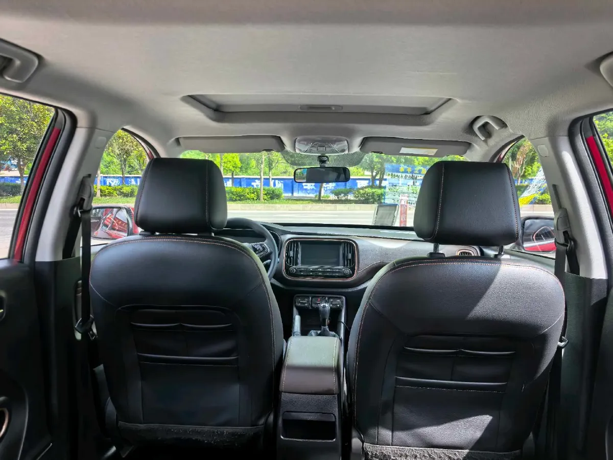 2019 BaoJun RM-5 1.5T 147HP L4 6MT,autocango,china used car exporter,china ev exporter,chinese used car exporter,chinese used ev exporter