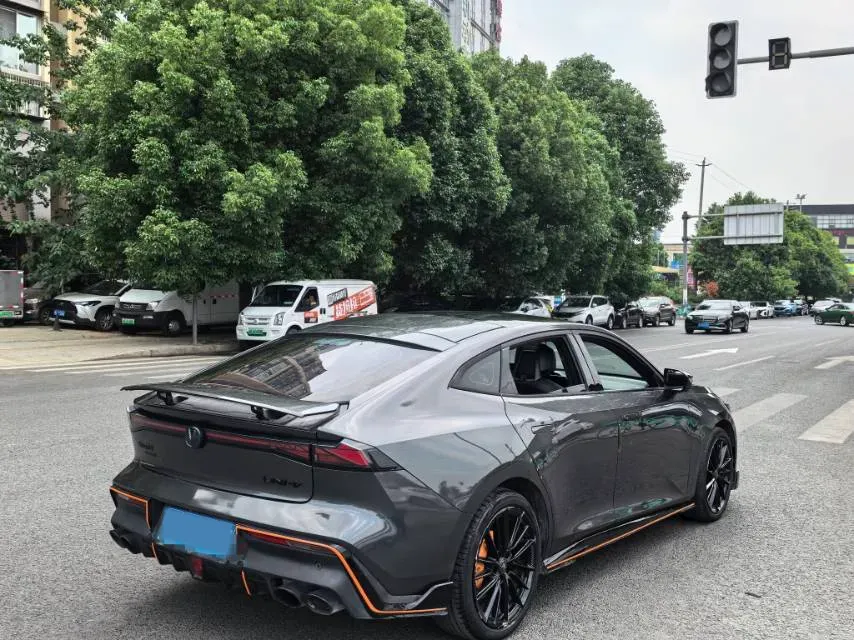 2022 ChangAn UNI-V 1.5T 188HP L4 7DCT,autocango,china used car exporter,china ev exporter,chinese used car exporter,chinese used ev exporter