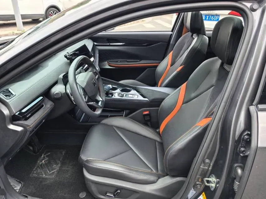 2022 ChangAn UNI-V 1.5T 188HP L4 7DCT,autocango,china used car exporter,china ev exporter,chinese used car exporter,chinese used ev exporter