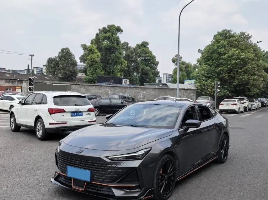 2022 ChangAn UNI-V 1.5T 188HP L4 7DCT,autocango,china used car exporter,china ev exporter,chinese used car exporter,chinese used ev exporter