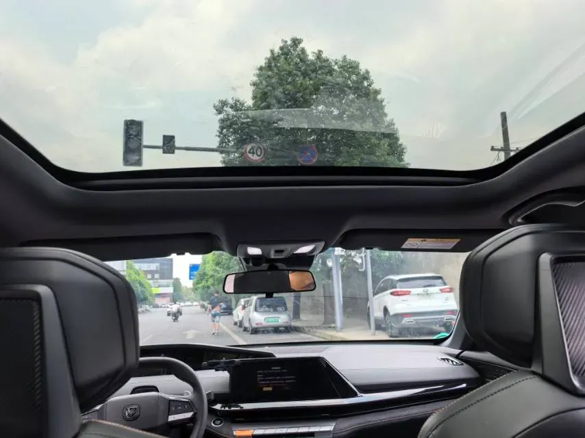 2022 ChangAn UNI-V 1.5T 188HP L4 7DCT,autocango,china used car exporter,china ev exporter,chinese used car exporter,chinese used ev exporter