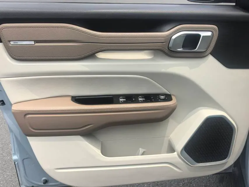 2020 Geely ICON 1.5T 177HP L3 7DCT,autocango,china used car exporter,china ev exporter,chinese used car exporter,chinese used ev exporter