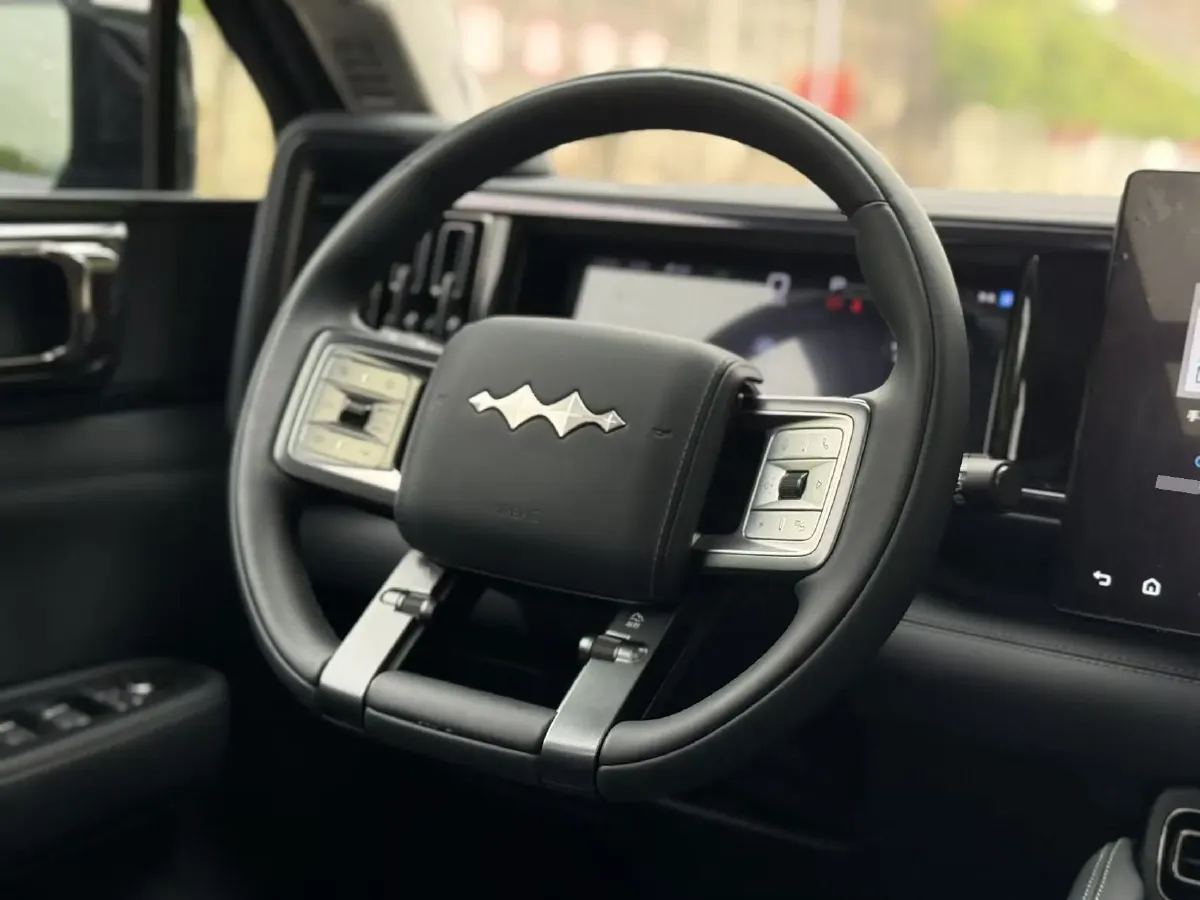 2025 FangChengBao Bao 5 1.5T 194HP L4 E-CVT PHEV 31.8KWH,autocango,china used car exporter,china ev exporter,chinese used car exporter,chinese used ev exporter