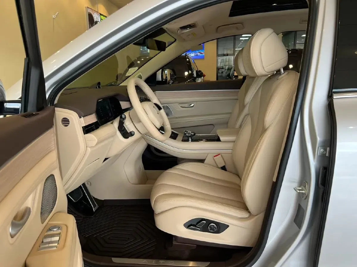2024 AITO AITO M7 1.5T 152HP L4 REEV 42KWH,autocango,china used car exporter,china ev exporter,chinese used car exporter,chinese used ev exporter