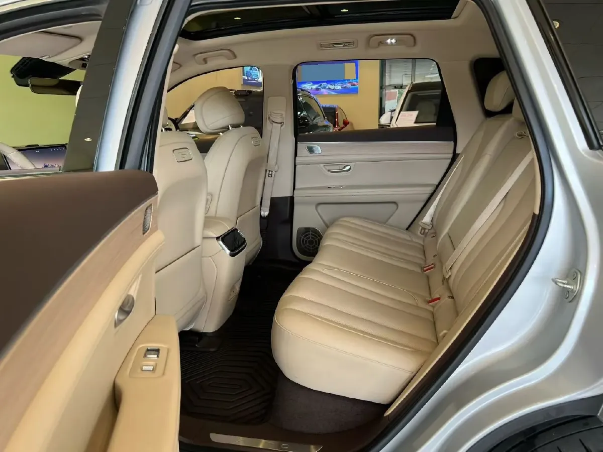 2024 AITO AITO M7 1.5T 152HP L4 REEV 42KWH,autocango,china used car exporter,china ev exporter,chinese used car exporter,chinese used ev exporter