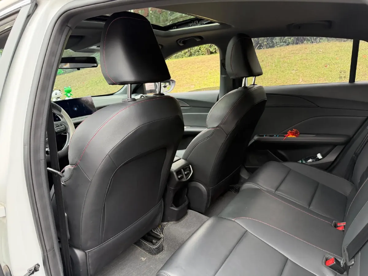 2025 MG 5 1.5T 181HP L4 7DCT,autocango,china used car exporter,china ev exporter,chinese used car exporter,chinese used ev exporter