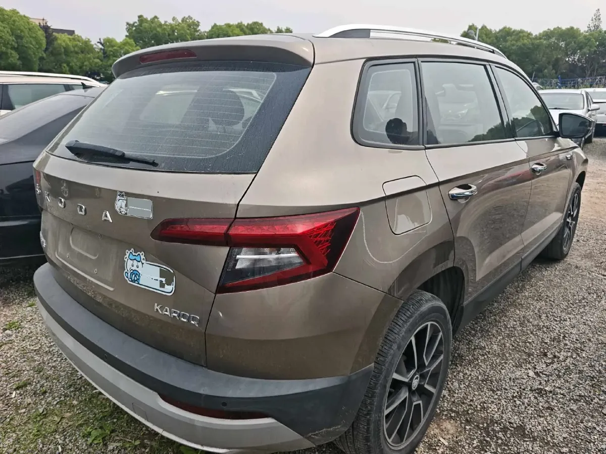 2021 Skoda Karoq 1.4T 150HP L4 7DCT,autocango,china used car exporter,china ev exporter,chinese used car exporter,chinese used ev exporter