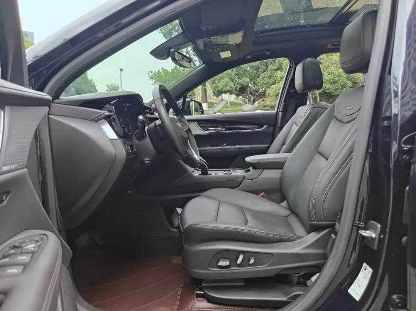 2022 Cadillac XT6 2.0T 237HP L4 9AT,autocango,china used car exporter,china ev exporter,chinese used car exporter,chinese used ev exporter
