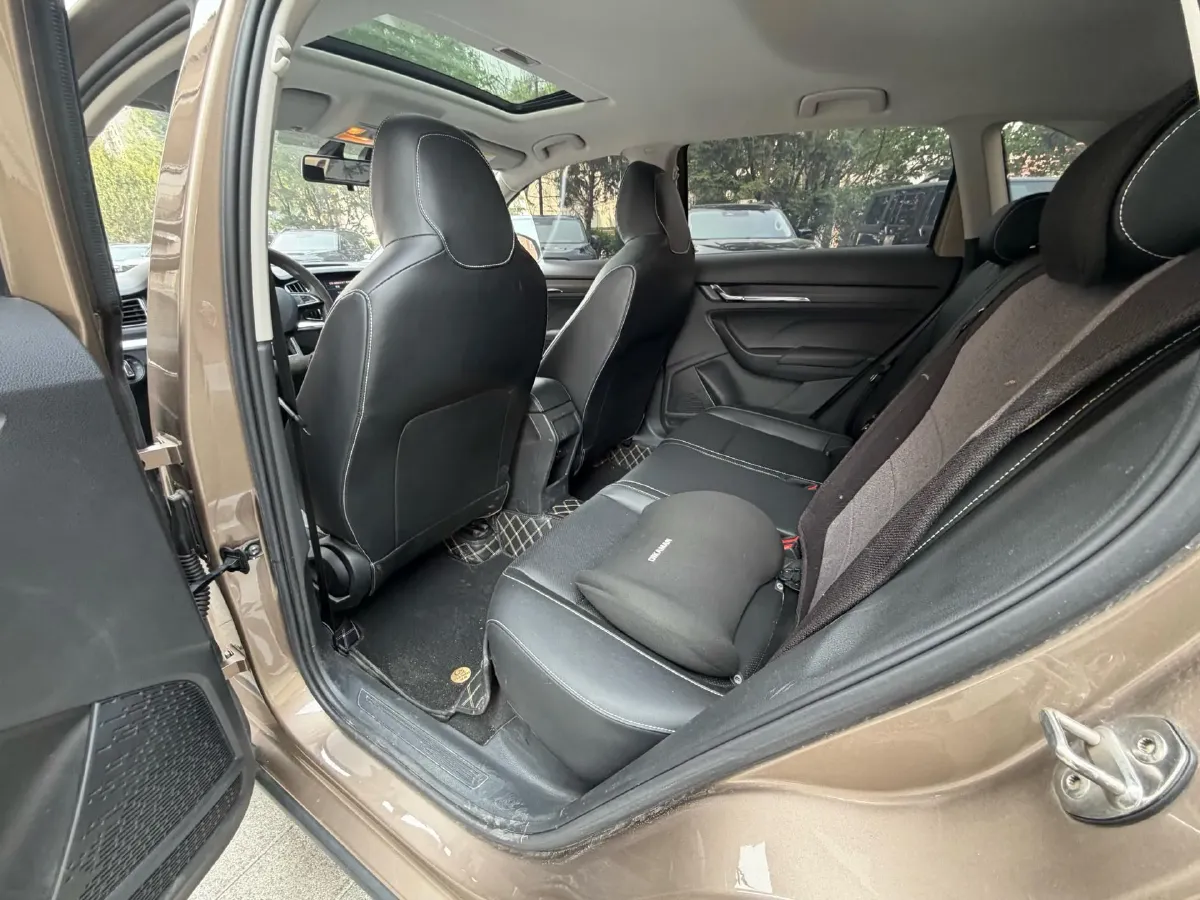 2022 Skoda Kamiq 1.5L 112HP L4 6AT,autocango,china used car exporter,china ev exporter,chinese used car exporter,chinese used ev exporter