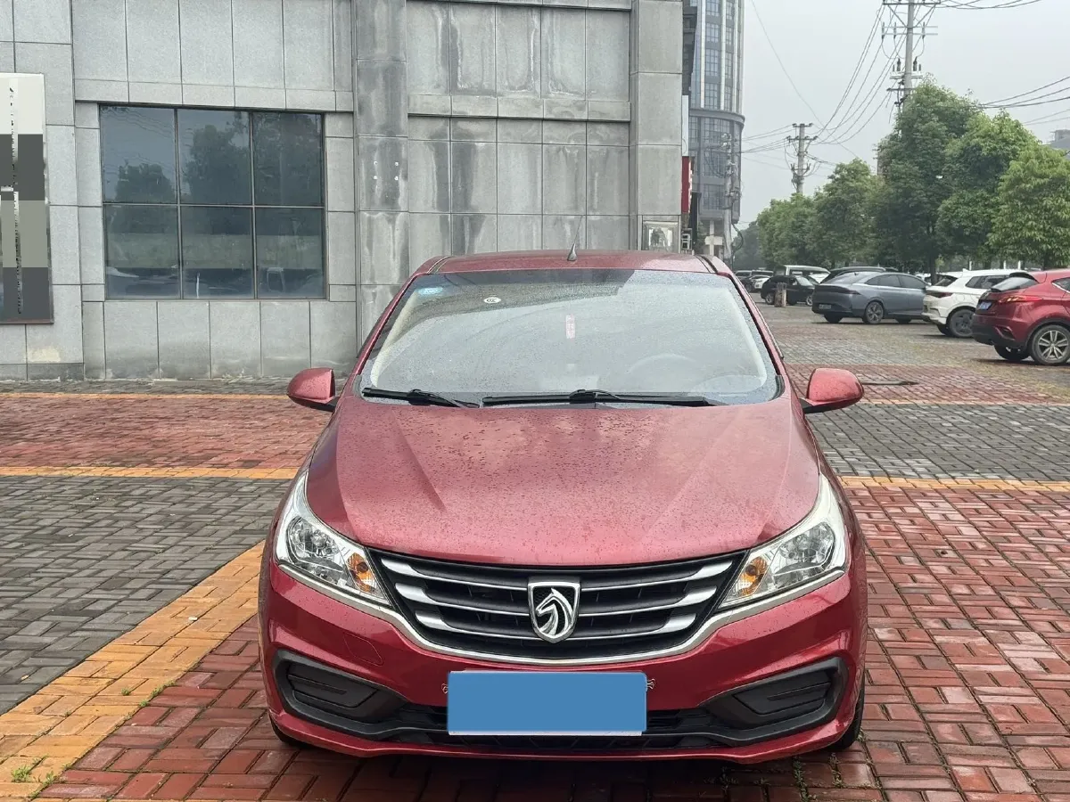 2017 BaoJun 310W 1.2L 82HP L4 6MT,autocango,china used car exporter,china ev exporter,chinese used car exporter,chinese used ev exporter
