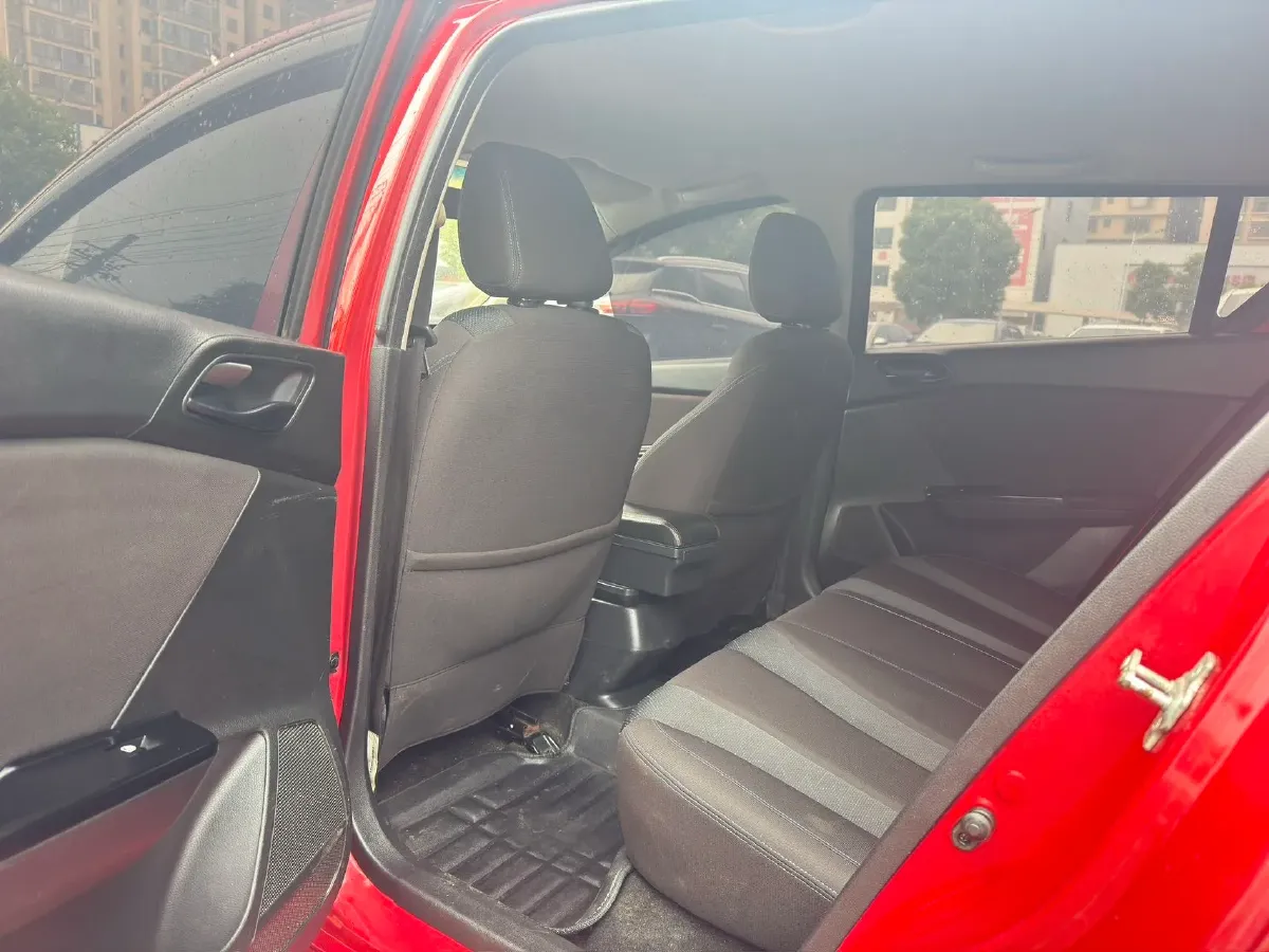 2017 BaoJun 310W 1.2L 82HP L4 6MT,autocango,china used car exporter,china ev exporter,chinese used car exporter,chinese used ev exporter