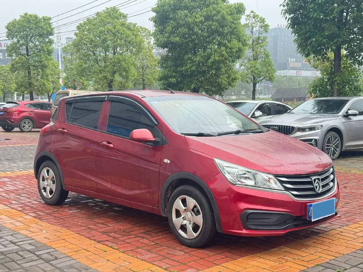 2017 BaoJun 310W 1.2L 82HP L4 6MT,autocango,china used car exporter,china ev exporter,chinese used car exporter,chinese used ev exporter