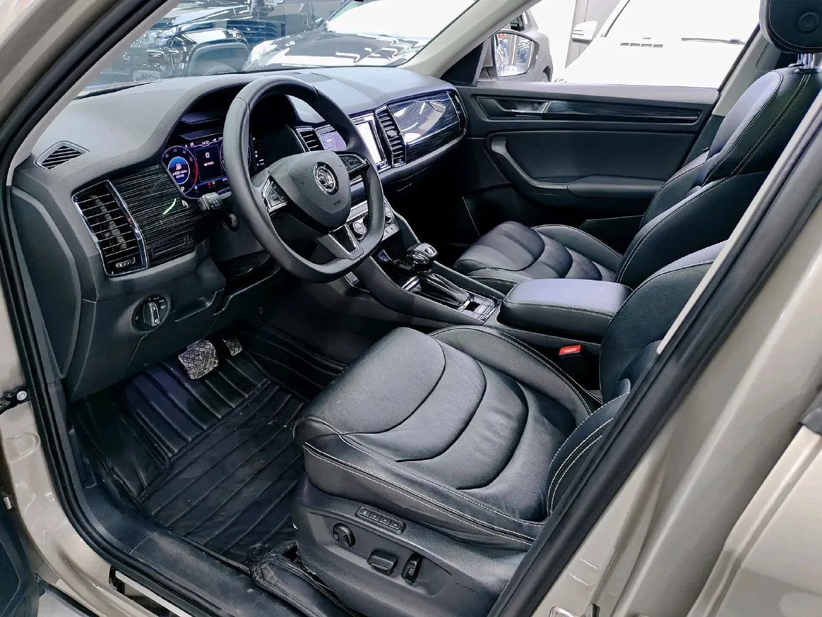 2019 Chevrolet Equinox 2.0T 260HP L4 9AT,autocango,china used car exporter,china ev exporter,chinese used car exporter,chinese used ev exporter