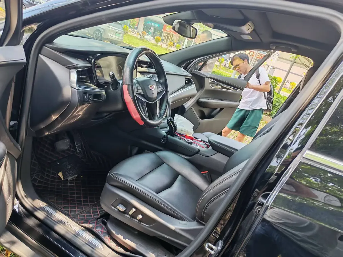 2021 Cadillac XT5 2.0T 237HP L4 9AT,autocango,china used car exporter,china ev exporter,chinese used car exporter,chinese used ev exporter
